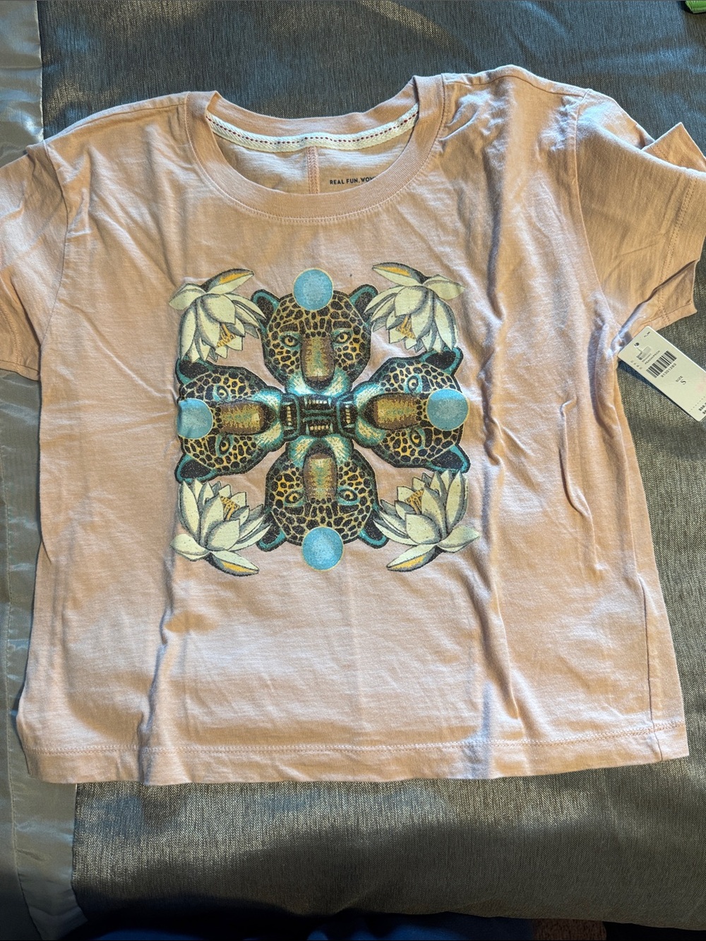 NWT  Pink Graphic Tee with Floral & Leopard Motif